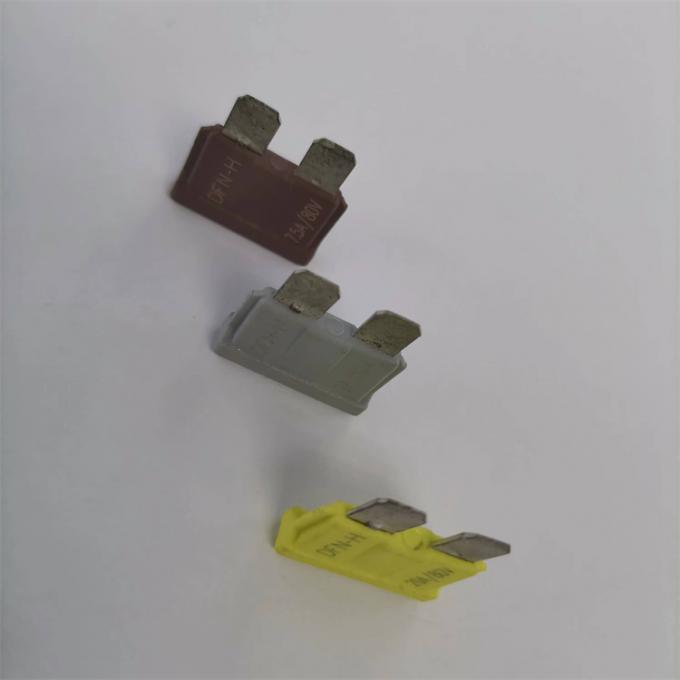  DC80V 30Amp 5G 통신 모듈 퓨즈 UL은 중국에서 자동차 블레이드 퓨즈를 증명했습니다