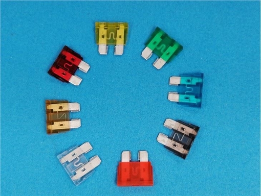 구리 주석 도금 PBT 소형 LED 자동차 블레이드 신관 1A-40A 정격 전류
