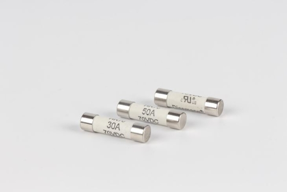 HR70 5G 통신 반도체는 2.5KA 70VDC 인터럽팅을 녹입니다